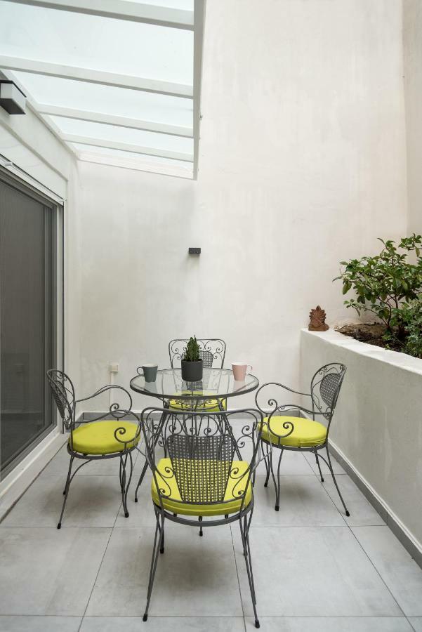 Central Cozy Studio With A Secret Garden เอเธนส์ ภายนอก รูปภาพ